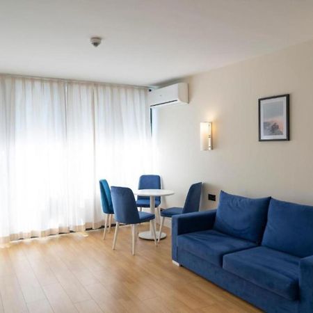 Batumi Beach Side & Sea View Aparthotel Экстерьер фото